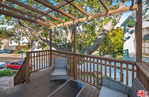 Westwood House | CONTEMPORARY CHARMING COTTAGE 2