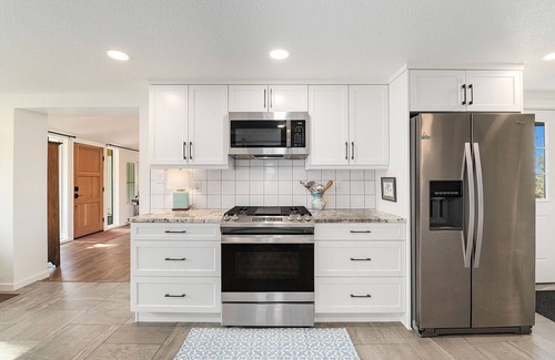 Castle Rock House | Contemporary, comfortable and charming - just 3 blocks to Downtown Castle Rock