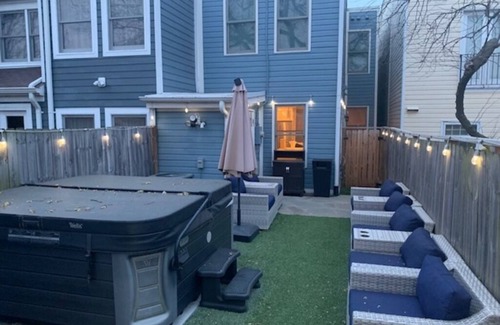 Old Town West House | Contemporary, Cozy, & Convenient in Old Town Alexandria