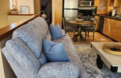 Central - Terry Condo | Contemporary Downtown Retreat 2-bedroom condo in Billings