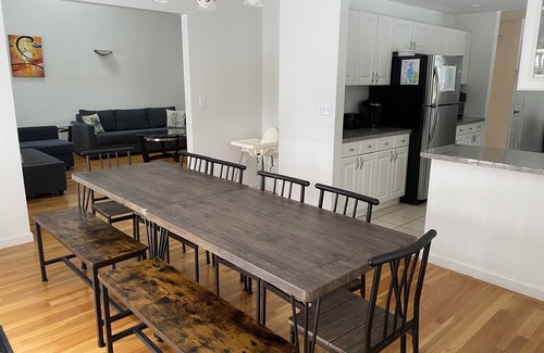 Silver Lake House | Contemporary family/dog friendly home with fully fenced in yard in Silverlake