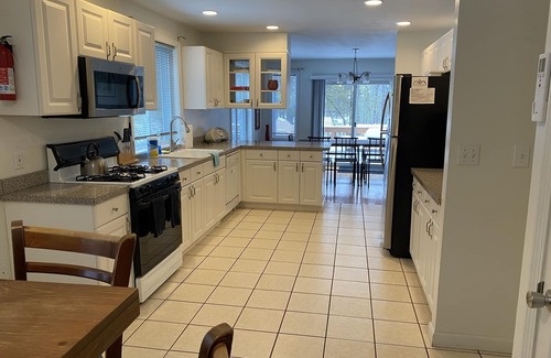 Silver Lake House | Contemporary family/dog friendly home with fully fenced in yard in Silverlake