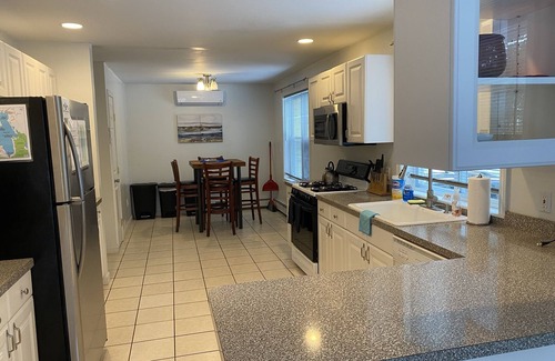 Silver Lake House | Contemporary family/dog friendly home with fully fenced in yard in Silverlake