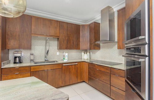 White Sands Cottages House | Contemporary Gulf Front Townhome Just Steps from the Water