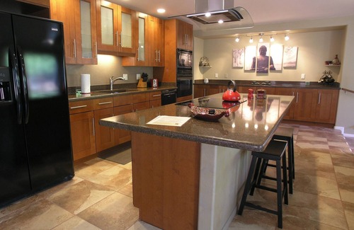 Sedona House | Contemporary Home w/Nice Outdoor Living Spaces and Hot Tub