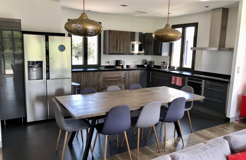 Eygalieres House | Contemporary house in the village of Eygalières, air-conditioned, private pool