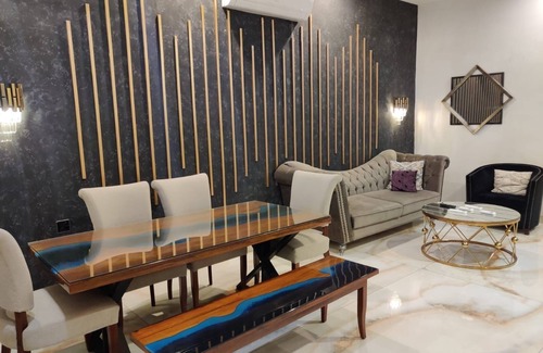 Gulshan-e-Iqbal House | Contemporary hygiene 4bd/4bath,Auto generator