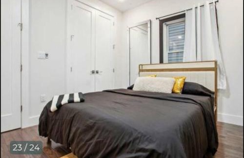 Marion Apartment | Contemporary Luxury 3 Bdr Apt for 6 with Free Parking