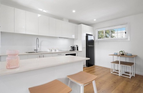 The Junction House | Contemporary Merewether Guesthouse