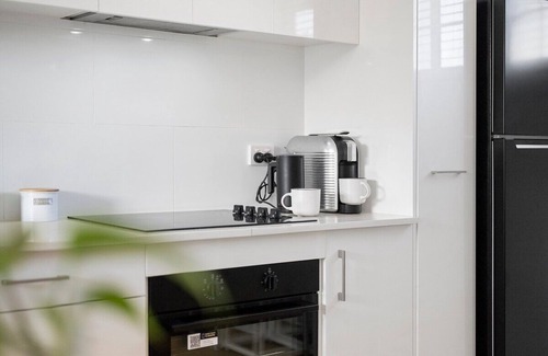 The Junction House | Contemporary Merewether Guesthouse