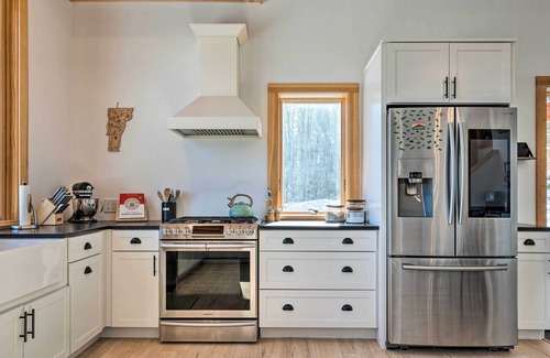 Fairlee House | Contemporary Mountain-View Home on Lake Morey