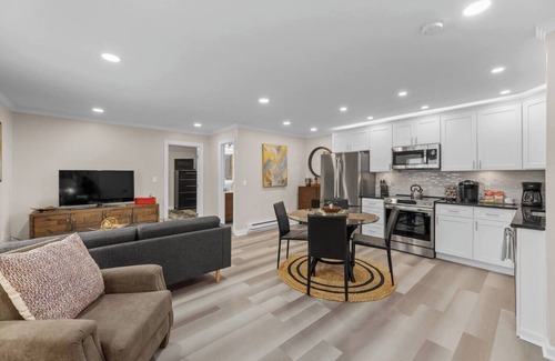 New Richmond Apartment | Contemporary One Bedroom In Beautiful River Town