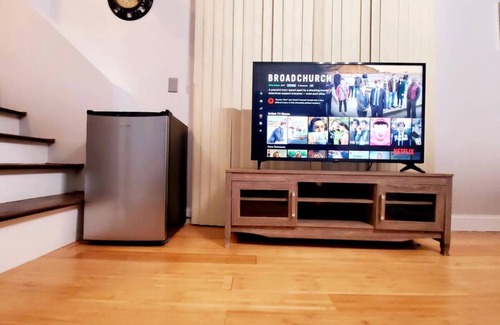 Nashua Apartment | Contemporary Private Studio near Mine Falls