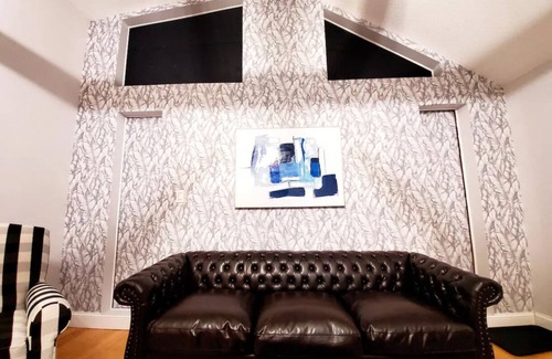 Nashua Apartment | Contemporary Private Studio near Mine Falls