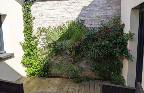 Chessy House | Contemporary villa in the countryside