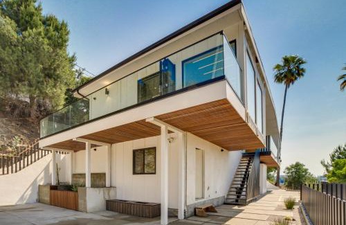 Woodland Hills House | Contemporary Woodland Hills Retreat Near US-101!