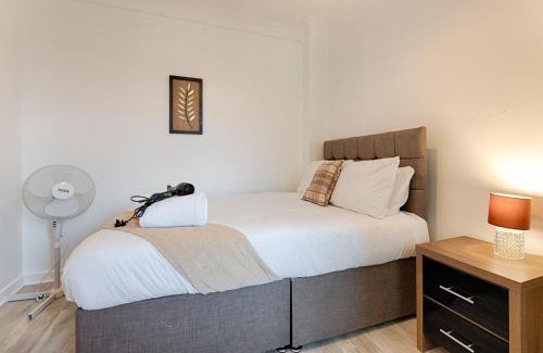 Margam Apartment | Contractor Base - TVs in Rooms - M4 Nearby