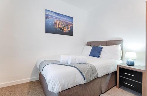 Margam Apartment | Contractor Base - TVs in Rooms - M4 Nearby