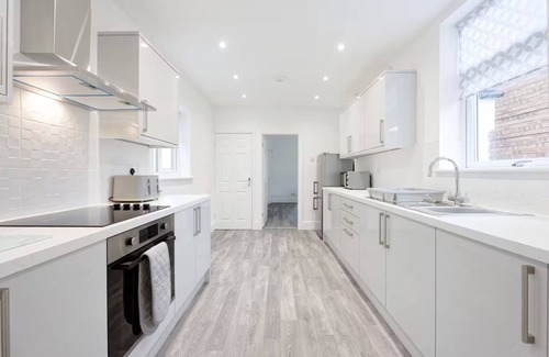 Wigan House | Contractors, Business, Leisure | FREE Parking