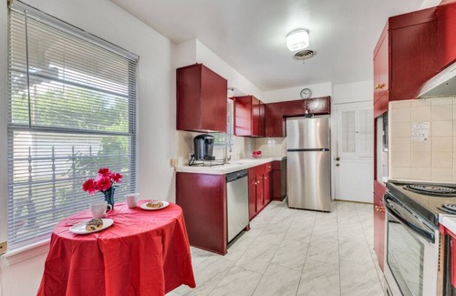 West San Antonio House | Contractors, Medical Ctr, Dtwn, Ft. Sam, Lackland