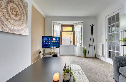 Hamilton House | Contractors/MonthlyGuests | Leicester 3 BedHouse