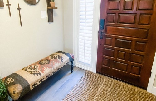 Canyon Ridge Homes House | Convenient And Quiet! Stroll to restaurants & shopping