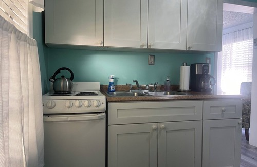 West Palm Beach Apartment | Convenient and Private Downtown 1BR Near Beach