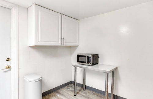 Northeast Yonkers Apartment | Convenient Apt: 2 Mi to Sprain Ridge Park!