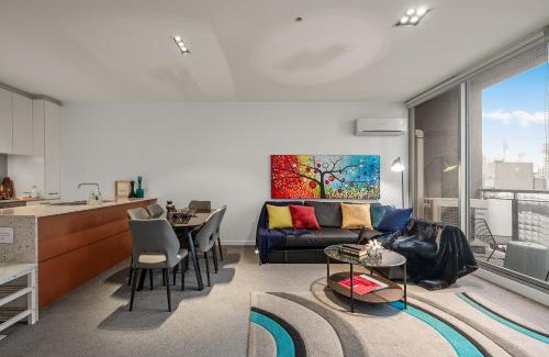 Melbourne Central Business District Apartment | Convenient CBD Retreat in the Best Location