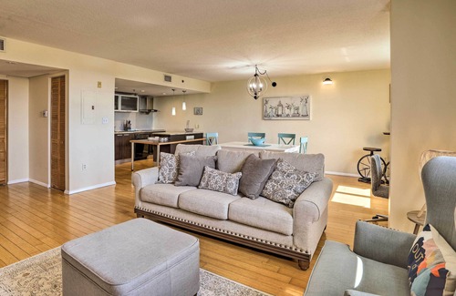 Clearwater Condo | Convenient Clearwater Condo < 4 Mi to Beach!