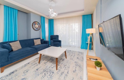 Eski Lara Apartment | Convenient Flat w Balcony 8 min to Duden Park