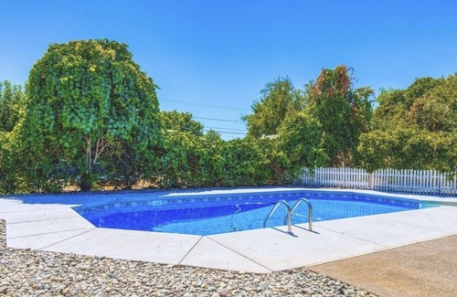Shasta View House | Convenient Getaway with Pool!