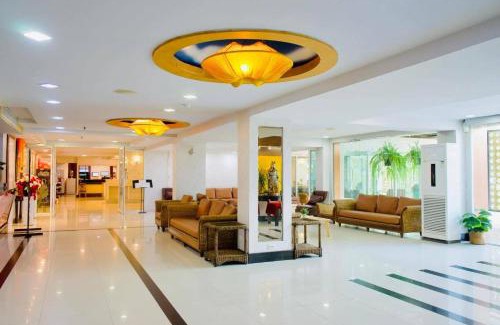 Srisa Chorakhe Noi Hotel | Convenient Grand Plus Hotel Suvarnabhumi