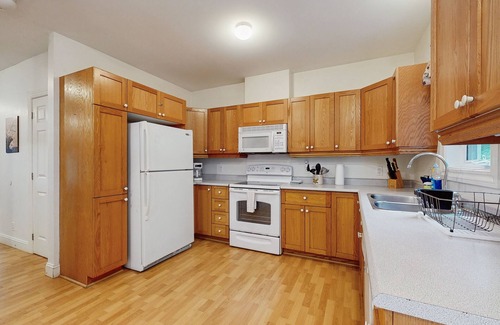 Bar Harbor Cottage | Convenient home with deck, grill, & washer/dryer - walk into town & Acadia
