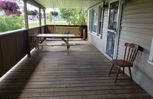 Bristolville House | Conveniently located 2 bedroom home only minutes from hiking and state park fun!