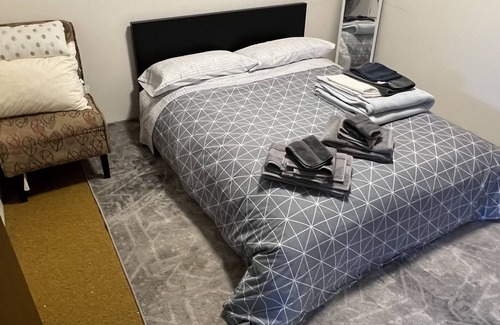 Kamloops House | Conveniently located between TRU & RIH 4 bed full house, Central AirConditioner