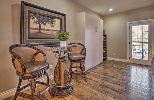 Branson Villa | Conveniently Located Branson Getaway w/ Pool!