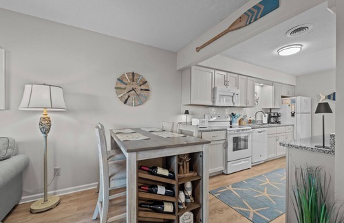 Duck House | Conveniently located Duck condo rental perfect for you and your family!