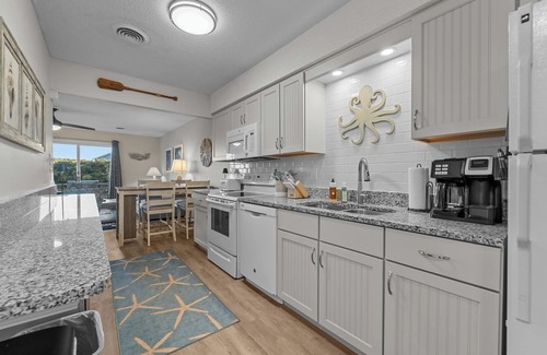 Duck House | Conveniently located Duck condo rental perfect for you and your family!