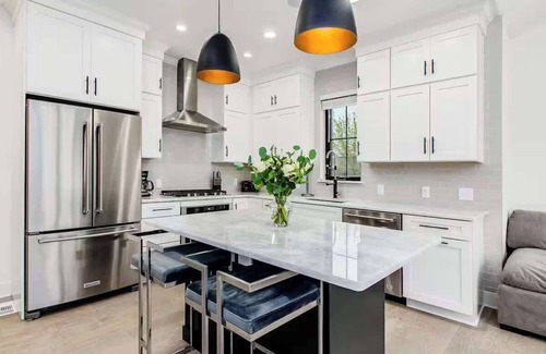 Italian Village House | Convention - Garage Parking - Short North