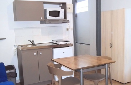 Lens Apartment | Cook 9