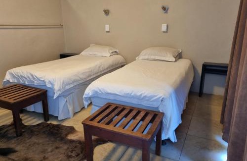 Kareeberg House | Cookhouse Cottages