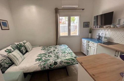 Cotignac Apartment | Cool Blue Cotignac Studio in the heart of the village