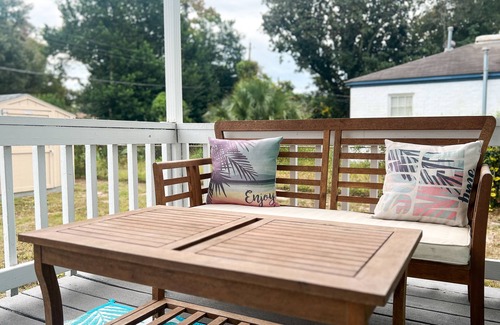 Navy Point House | Cool Coastal Cottage | Dog Friendly, Boat Parking