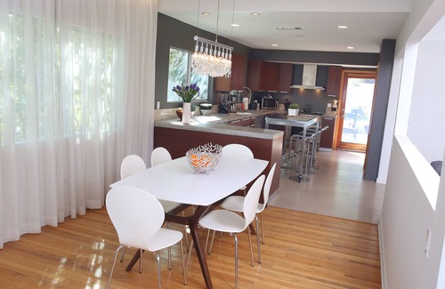 Laurel Canyon House | Cool Mid-Century Hollywood Hills Retreat (upper unit)*view/pool