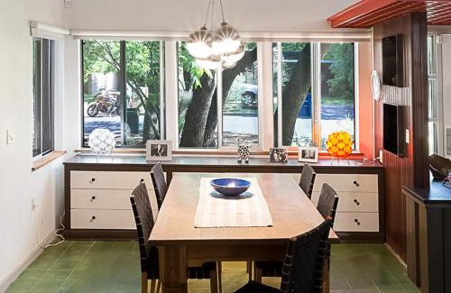 Barton Hills House | Cool Mid-Century Mod 4/3:Avail ACL/F1