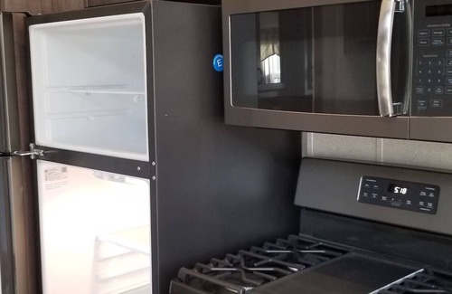 Fly Creek House | Coop Diamonds Luxury Rentals @ Honey Joe Acres