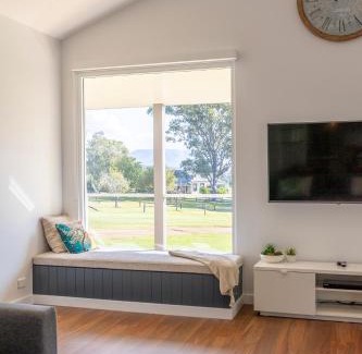 Lovedale House | Coopers Lodge, Lovedale - A rural escape in the heart of wine country