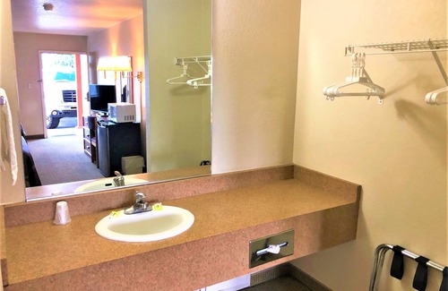 Pomerene Hotel | Copper Stay Inn/Rodeway Inn Benson AZ I-10 Exit 304