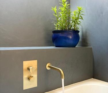 Hartland House | Coppingers Cottage, Galsham Farm